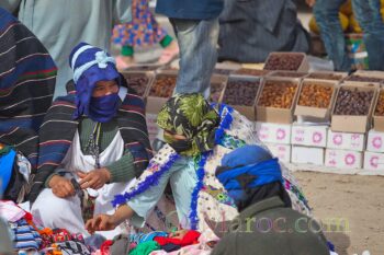 Young Aït Hadiddou negotiate in Imilchil