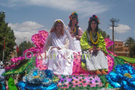 The carriage of the Rose Queen and her dauphines