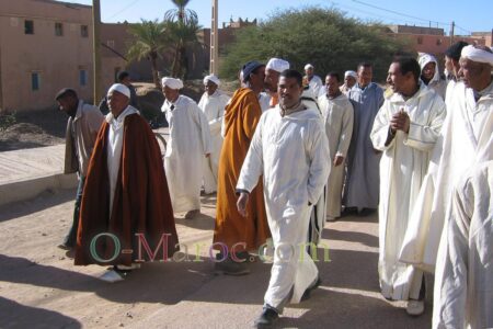 Procession to welcome pilgrims to Tazzarine