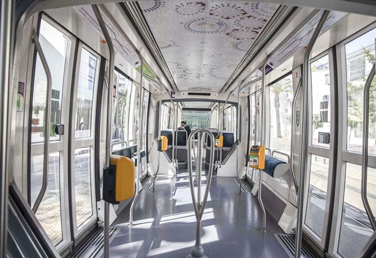 Social distancing in Morocco: an impossible cultural adaptation? Empty tram