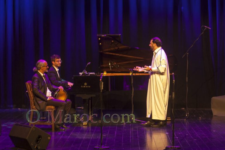 David Serero in djellaba, accompanied by piano and darbouka